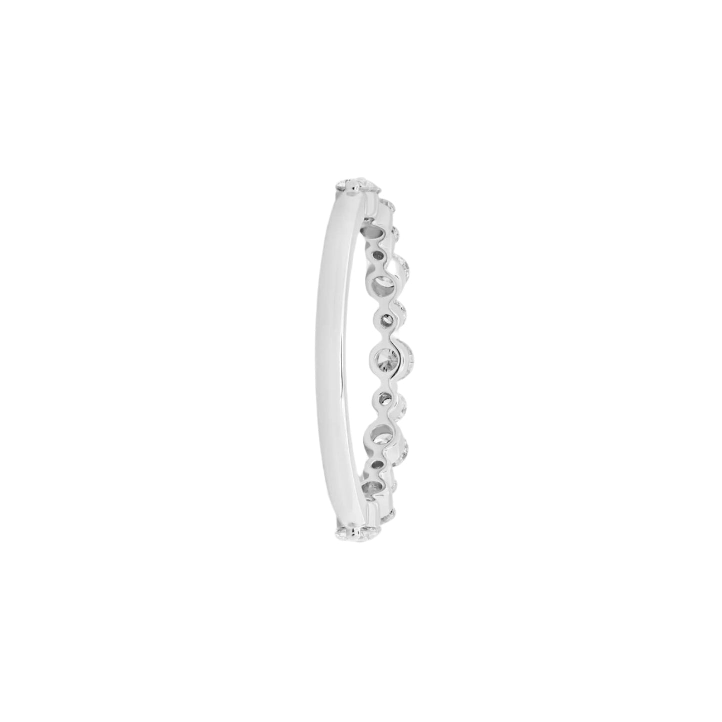 Shared Prong Alternating Diamond Ring