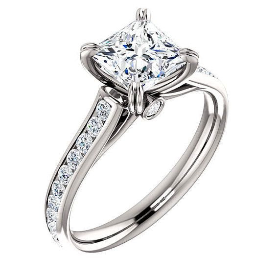 Princess cut diamond engagement ring